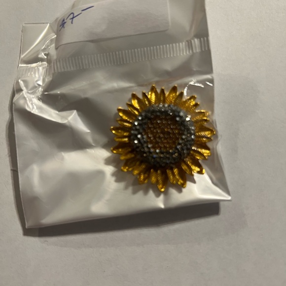 Animal and flower, brooches, and pins with Crystals and enameling - Picture 2 of 16